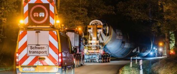 In drei Nächten vom 26. bis 29. Oktober 2025 transportierte der Schwergutexperte Gruber Logistics einen nicht mehr flugfähigen Airbus A310 vom Flughafen Hannover zum Tier- und Freizeitpark Serengeti-Park in Hodenhagen