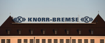 Die Zentrale des Herstellers von Bremssystemen für Schienen- und Nutzfahrzeuge in München, aufgenommen im November 2014