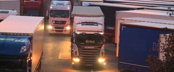 Lkw-Parkplatz_Stellplaetze