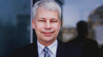 Steffen Bilger, bislang Erster Parlamentarischer Geschaeftsfuehrer der CDU/CSU-Bundestagsfraktion, posiert fuer ein Foto in Berlin