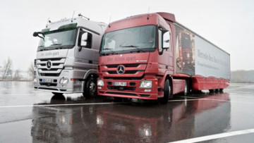 Vergleich Mercedes Actros 1844 Nardo gegen Actros 1844 Megaspace