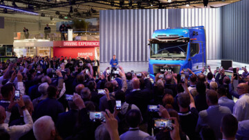 Der MAN eTGX in neuem, aerodynamischem Design mit neuer Batteriegeneration und verbesserter Rekuperation