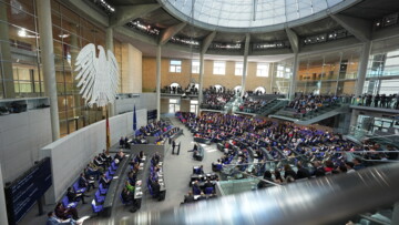 Bundestag genehmigt Finanzpaket