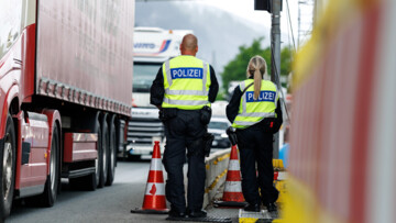 Lkw in einer Polizeikontrolle