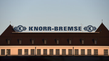 Die Zentrale des Herstellers von Bremssystemen für Schienen- und Nutzfahrzeuge in München, aufgenommen im November 2014