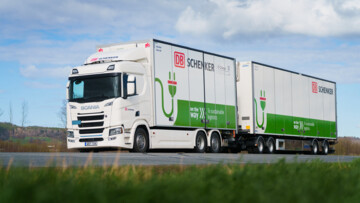 E-Lkw R450e von Scania mit DB Schenker-Aufdruck