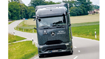 E-Lkw eActros 600 in der Frontansicht 