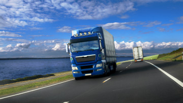 Lkw blauer Himmel