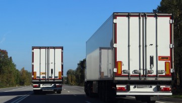 Lkw überholen sich