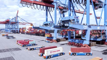 Hafen_Hamurg_Terminal_Altenwerder_HHLA