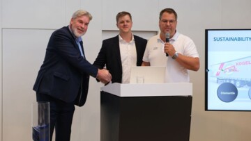 Kögel-CSO Thore Bakker (r.) unterzeichnete zu Beginn der Messe eine Absichtsklärung mit Sascha Hähnke (l.), Geschäftsführer Remondis Sustainable Solutions und André Zick, Business Development TSR Resources.