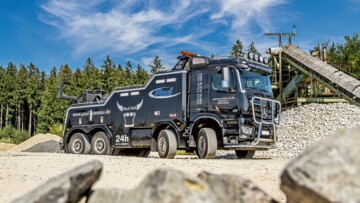 Aufmacher Abschlepp-Lkw