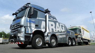 Mercedes-Benz Bergetruck: Im Schlepptau des Big Rock