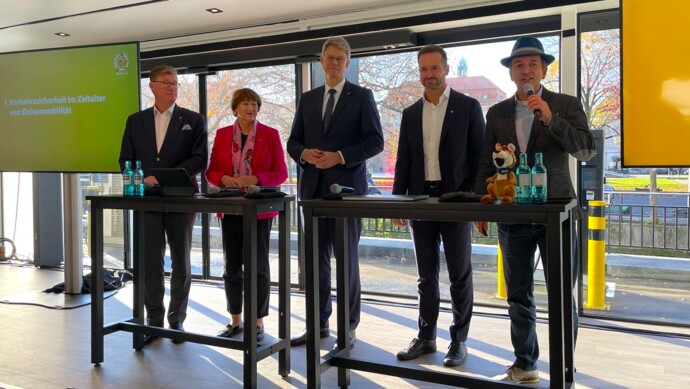 TV_Initiative_Blicki