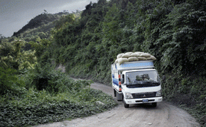 Haiti: Daimler Trucks spendet 20 Fuso Canter Haiti: Daimler Trucks spendet 20 Fuso Canter