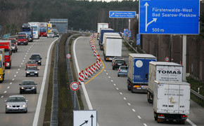 ADAC fordert breitere Fahrstreifen