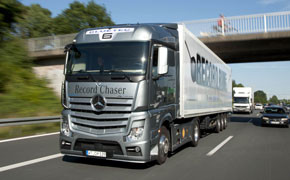 Der neue Actros ist "Truck of the Year" Der neue Actros ist "Truck of the Year" Bild