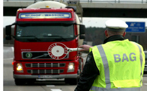 Jeder zweite Lastwagen fällt bei Kontrolle durch Jeder zweite Lastwagen fällt bei Kontrolle durch Bild