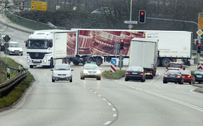 Lang-LKW-Test könnte rechtswidrig sein Lang-LKW-Test könnte rechtswidrig sein