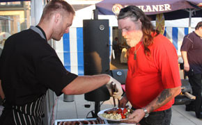 Voller Erfolg bei Auftakt-Grillparty Voller Erfolg bei Auftakt-Grillparty Bild