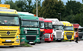 Ramsauer forciert Bau neuer LKW-Parkplätze Bild