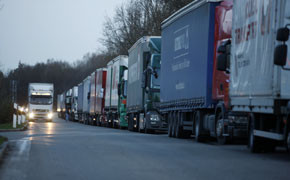 Ramsauer: 5500 zusätzliche LKW-Parkplätze geschaffen Ramsauer: 5500 zusätzliche LKW-Parkplätze geschaffen Bild