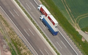 Ramsauer: Mehr Kontrollen gegen Elefantenrennen Bild