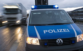 Kurios: LKW-Fahrer flüchtet vor Geheimdienst