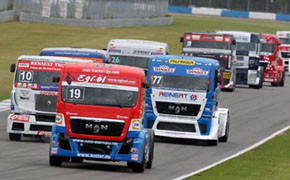 Spektakuläre Rennen in Donington Bild