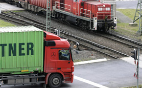 Güterverkehr wächst weiter Güterverkehr wächst weiter