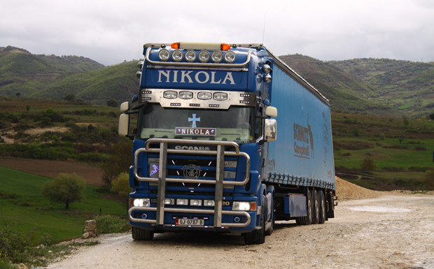 Trucking in Albanien