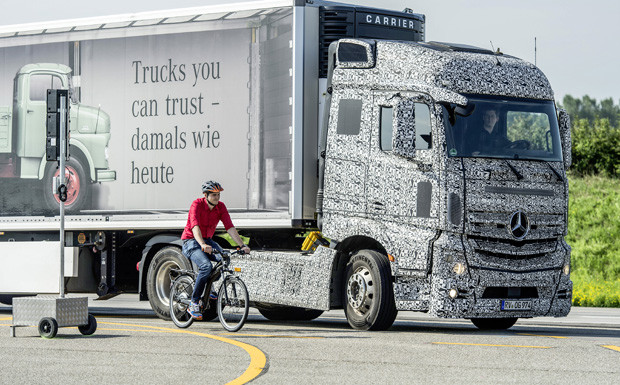 Blind-Spot-Assist_LKW