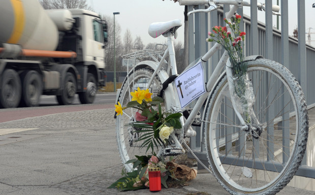 Abbiegeunfall: Sorgfaltspflicht verletzt