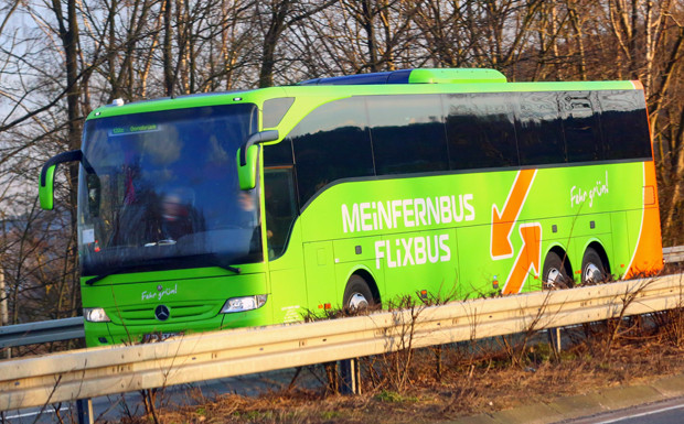 Dobrindt erteilt der Forderung nach Fernbus-Maut eine Absage Fernbus