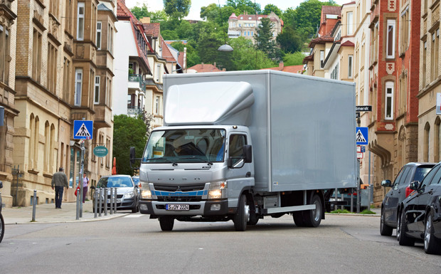 LKW mit Diesel-Elektroantrieb: Fuso Canter Eco Hybrid