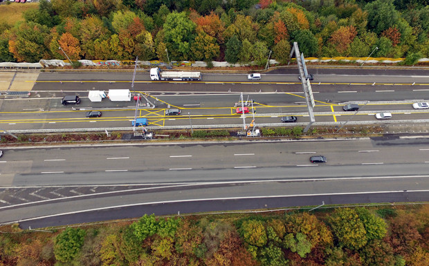 Rheinbrücke: 3000 Lkw durch Sperranlage gestoppt