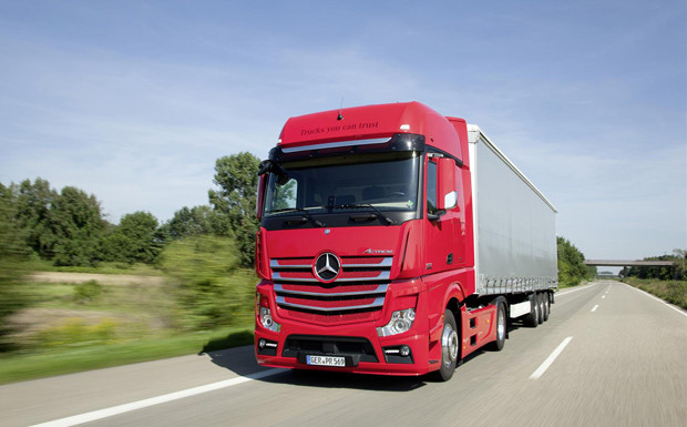 Daimler bietet GPS-Tempomaten als Nachrüstlösung an Mercedes_Actros_LKW