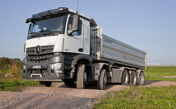 Mercedes Arocs: Aus vier mach fünf Achsen Mercedes_Arocs_LKW