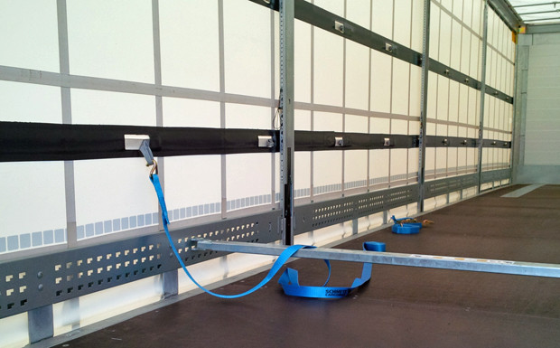 Schmitz Cargobull: Power Curtain erleichtert den Job