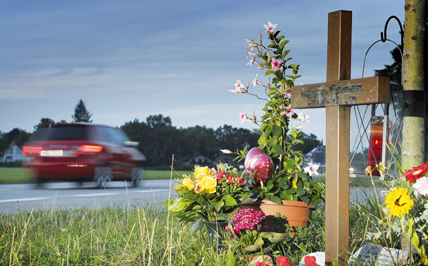 "Handy"-Unfall: fahrlässige Tötung, versuchter Mord