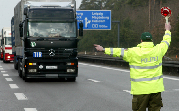 Polizei LKW-Kontrolle
