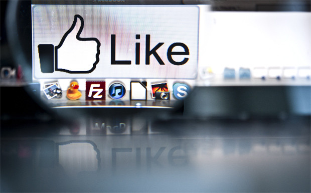 Mitarbeiter nutzen Facebook Facebook