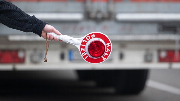 Polizeikontrolle Lkw