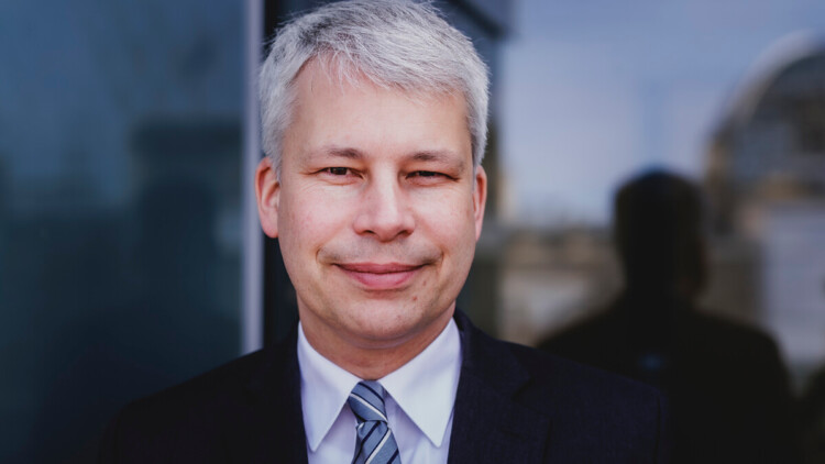 Steffen Bilger, bislang Erster Parlamentarischer Geschaeftsfuehrer der CDU/CSU-Bundestagsfraktion, posiert fuer ein Foto in Berlin