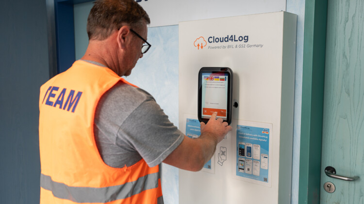 Cloud4Log ist ein Kooperationsprojekt von GS1 Germany und der Bundesvereinigung Logistik, das den nationalen Warenverkehr durch den Einsatz eines digitalen Lieferscheins optimieren soll