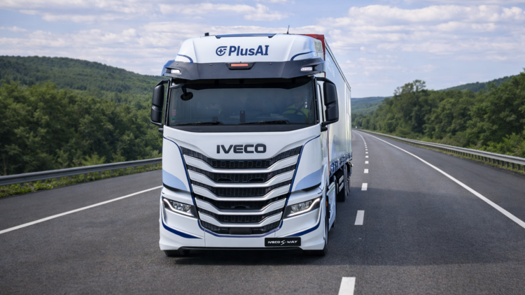 Iveco und PlusAI starten Pilotprojekt für autonomes Fahren