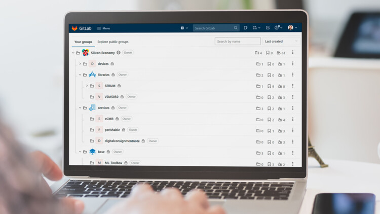 Open-Source-Software der Open Logistics Foundation auf dem Laptop