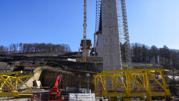 Rahmede-Talbrücke im Bau