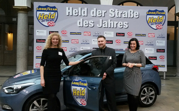 Vorbildlicher Ersthelfer: "Held der Straße 2015" gewürdigt