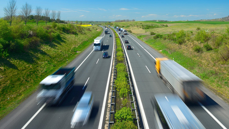 Sachsen-Anhalt lockert Lkw-Fahrverbote bis 31. August